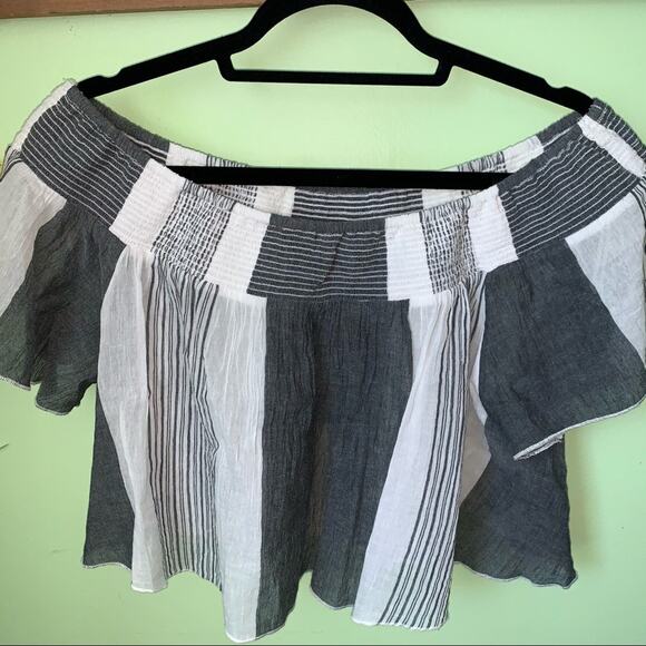 NWT Elan Blue & White Cropped Smocked Striped Off-Shoulder Top Size: Medium - Picture 4 of 15
